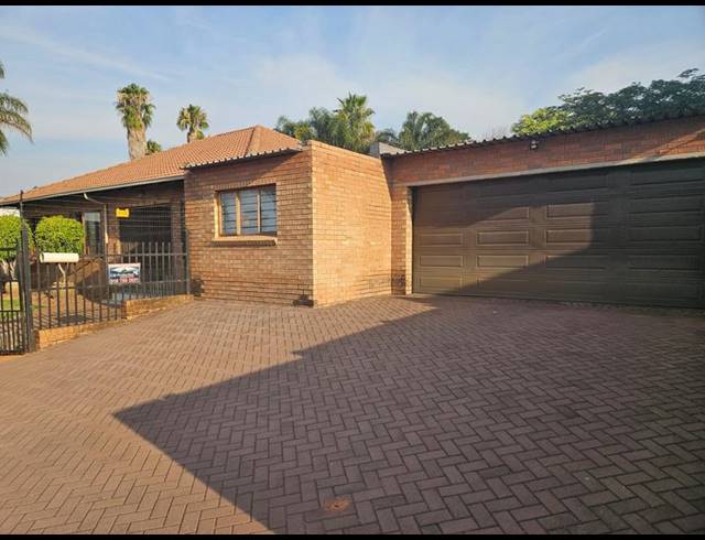 3 BEDROOM HOUSE FOR SALE IN MONTANA PARK